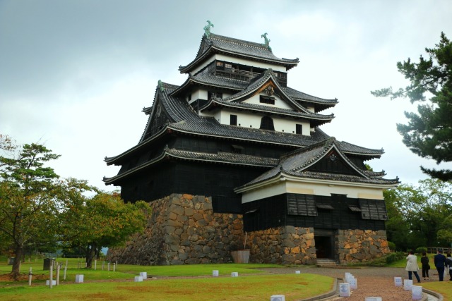 秋の松江城