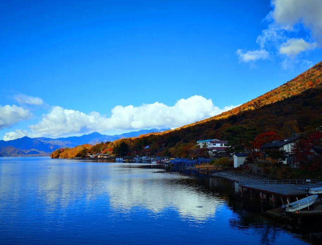 秋の中禅寺湖