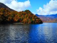 秋の中禅寺湖