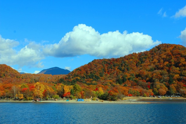 秋の中禅寺湖