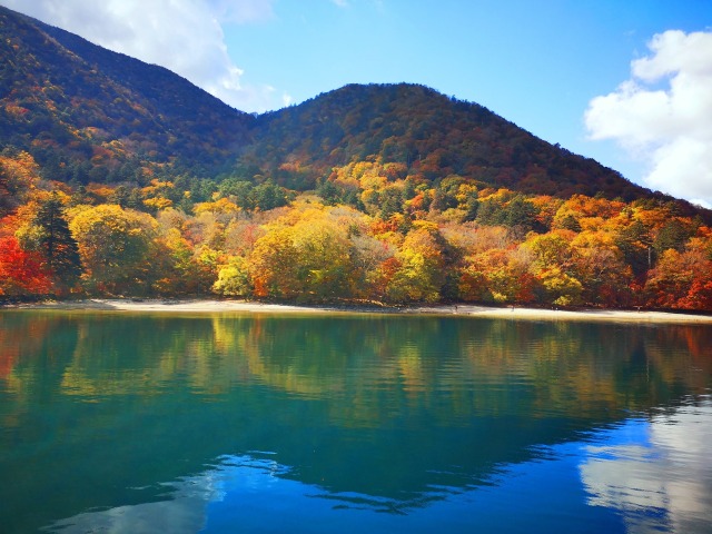 中禅寺湖紅葉