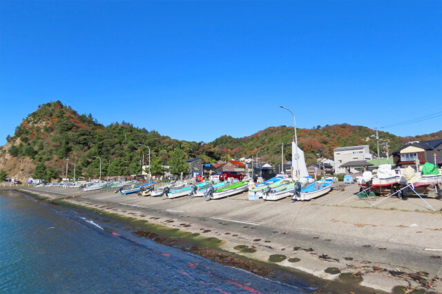 秋の鄙びた漁港 2