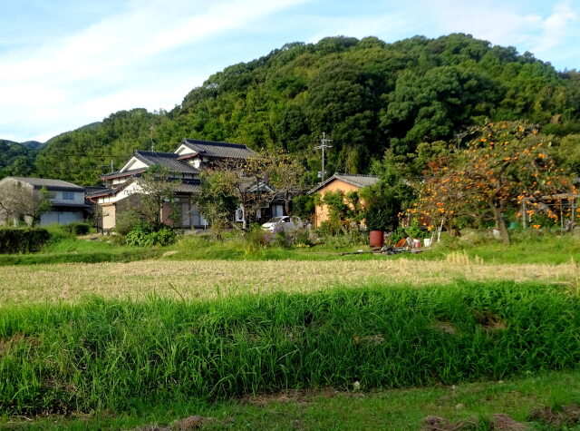 夕暮れが近づく静かな里