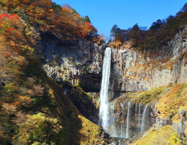 華厳の滝紅葉