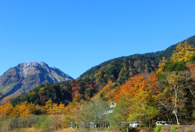 秋の焼岳