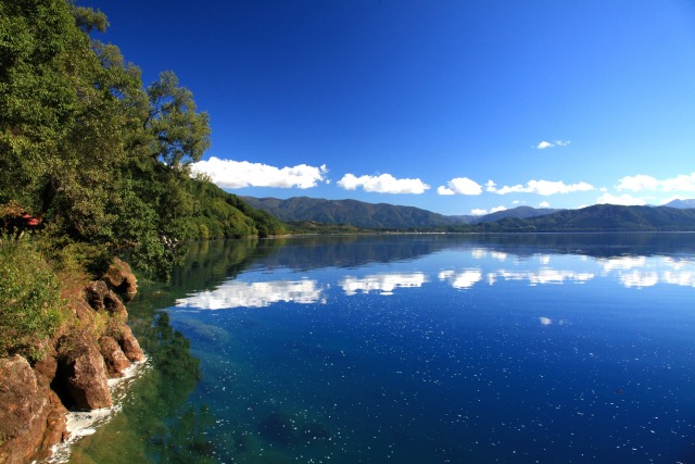 秋の田沢湖