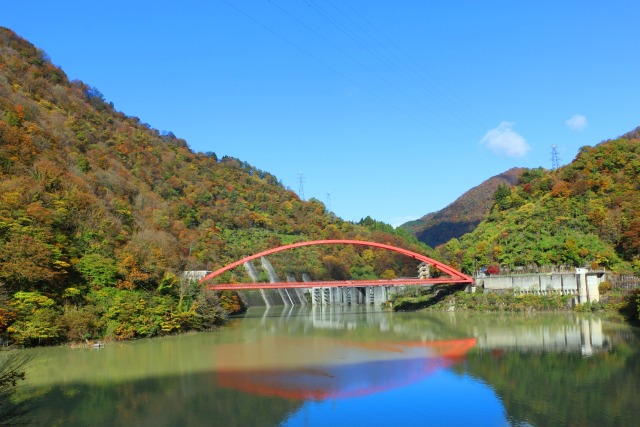 秋の黒部峡谷