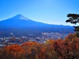 秋の富士河口湖町