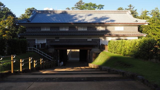 秋の金沢城公園