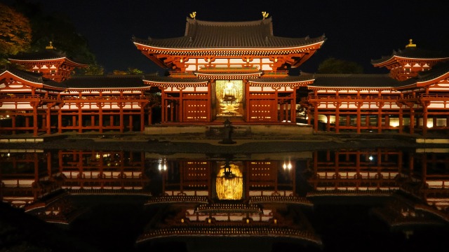 秋の夜の平等院