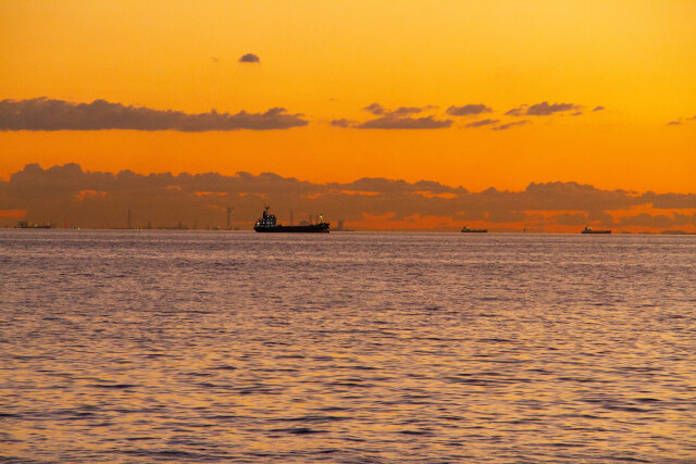 夕暮れの海