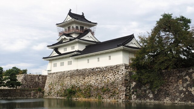 秋の富山城址公園