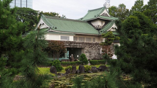 秋の富山城址公園