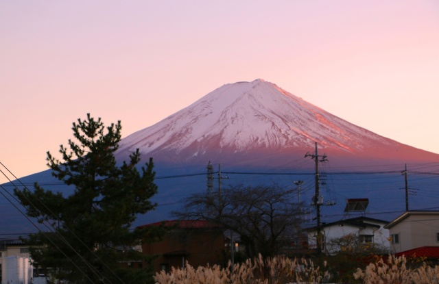 晩秋の富士河口湖町