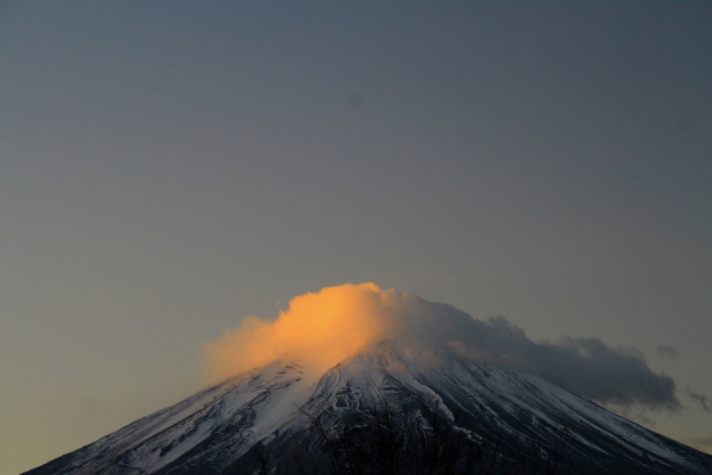 朝日を浴びる雲