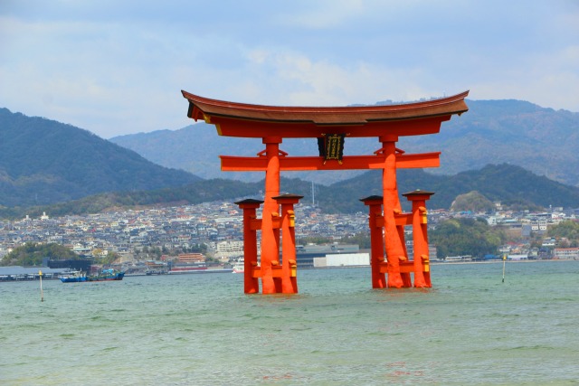 迎春厳島神社