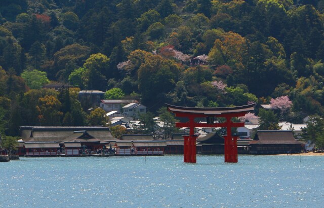 迎春厳島神社