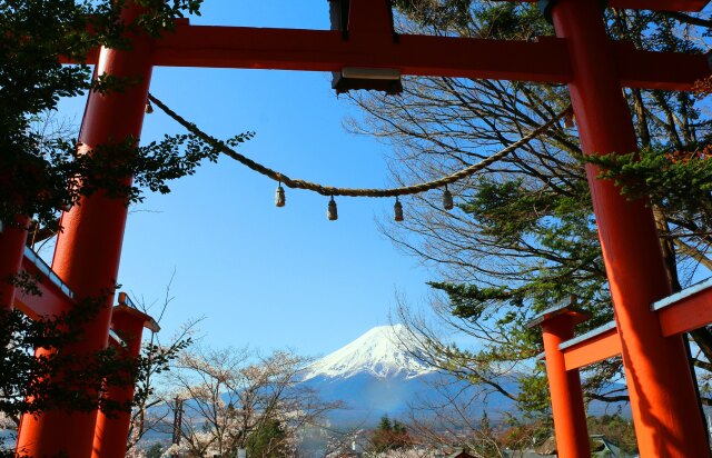 迎春荒倉山浅間神社