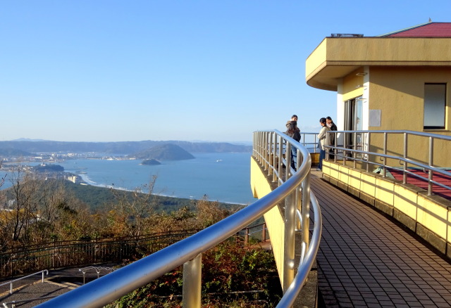 新年の鏡山展望台から