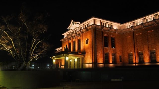 冬の夜の美術館