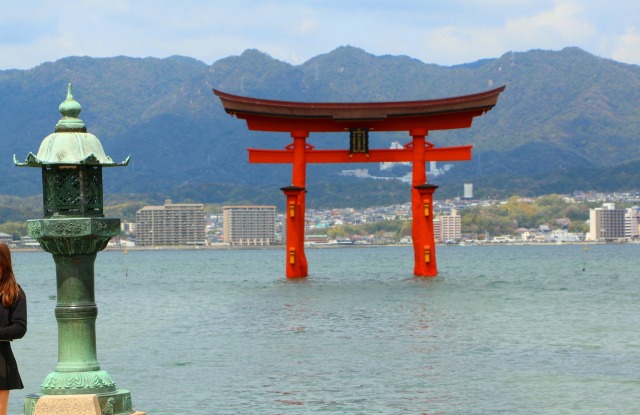 瀬戸内と厳島神社鳥居