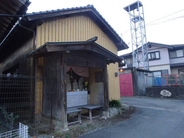 いにしえの風情 旧道が通る集落