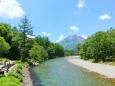 7月の焼岳と梓川