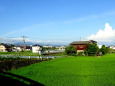 遠ざかる夏 青空の田舎町
