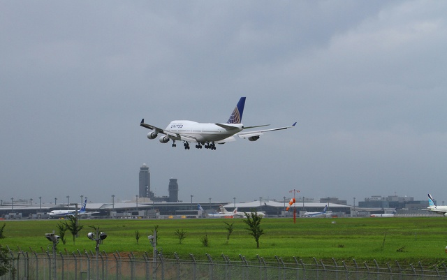 B747 (N127UA)