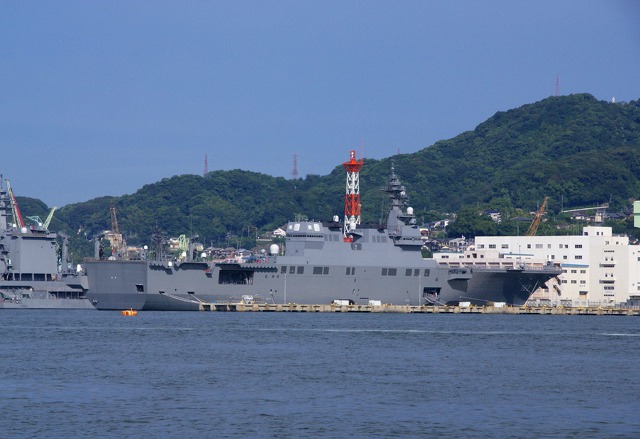 ヘリ搭載型護衛艦「いせ」