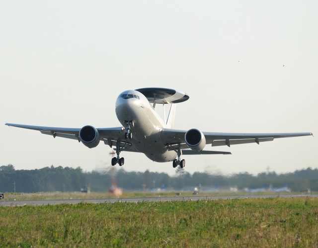 E-767 AWACS 離陸