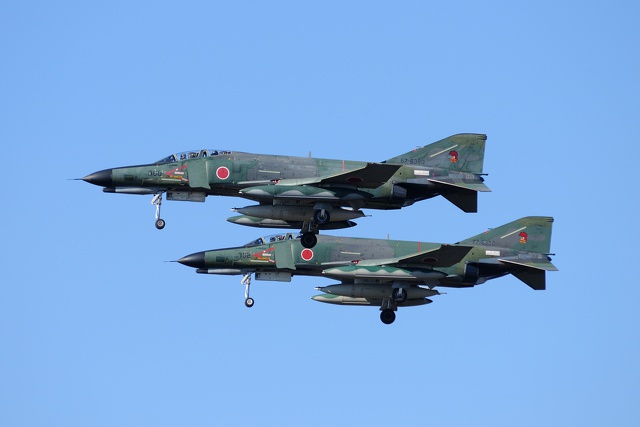 着陸態勢のRF-4EJ