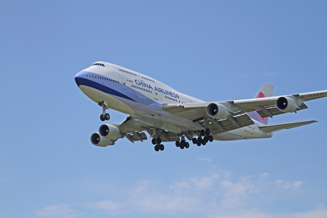 B747 B-18203