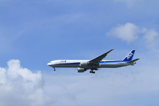 B777 JA783A