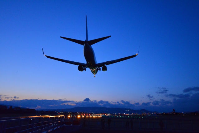 MAGIC HOUR B737