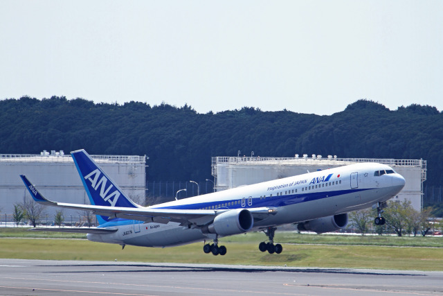 B767 JA627A