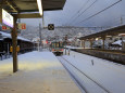 雪の嵯峨嵐山駅