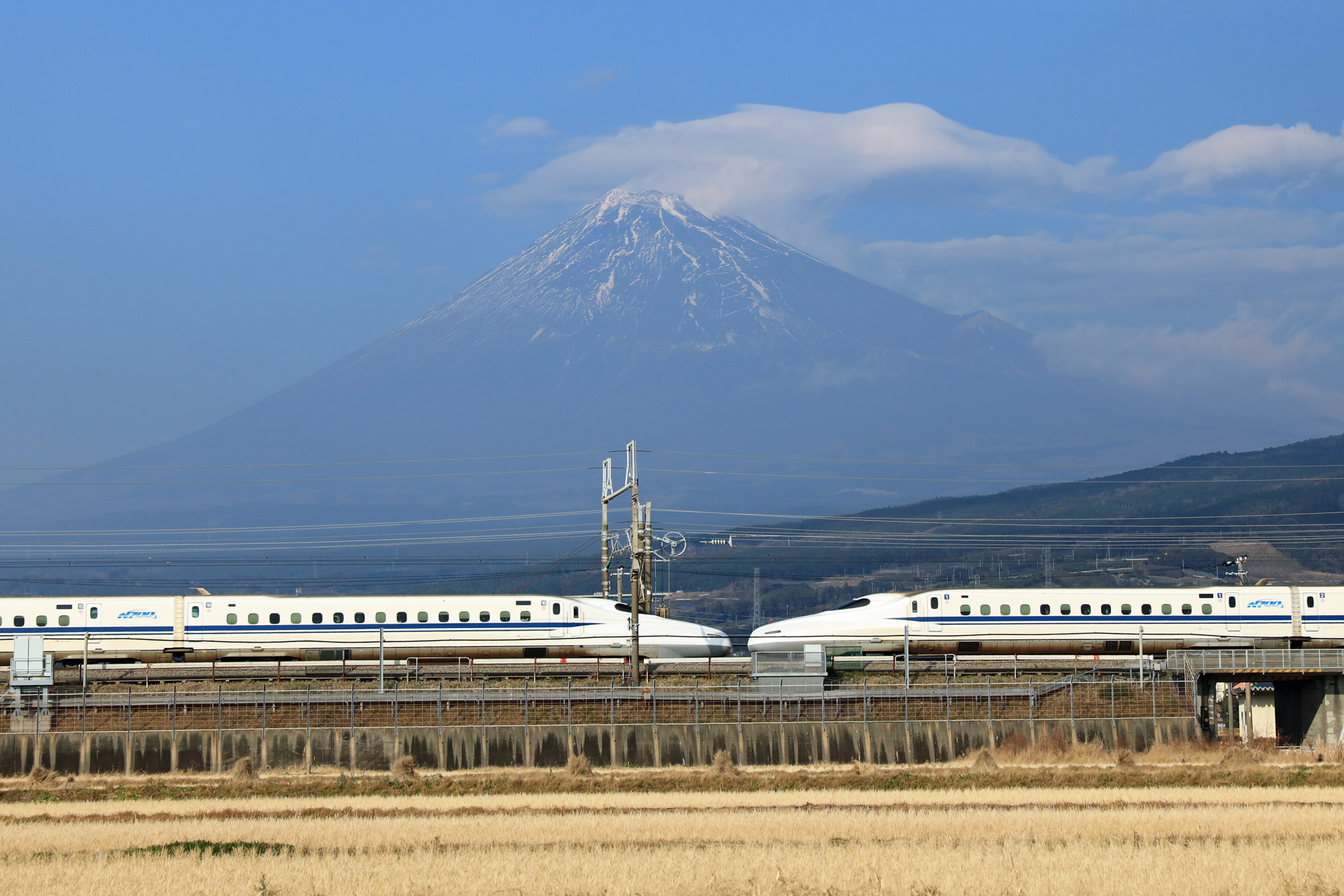 鉄道 新幹線 富士山と新幹線クロス 壁紙19x1280 壁紙館