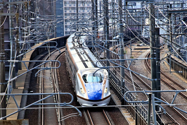 東京行きかがやき赤羽台付近通過