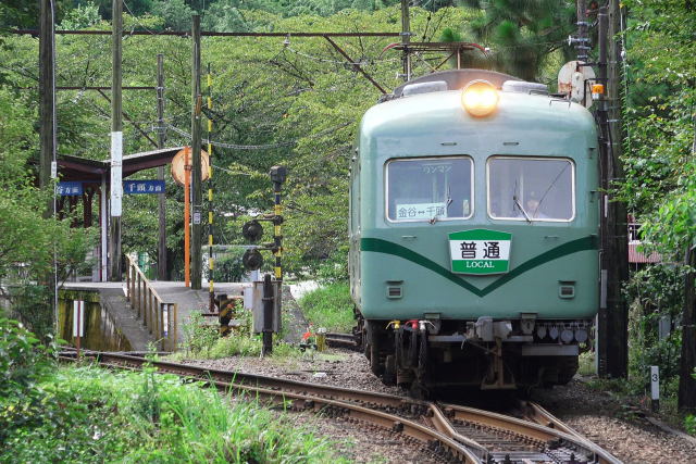 ズームカー駿河徳山駅発車