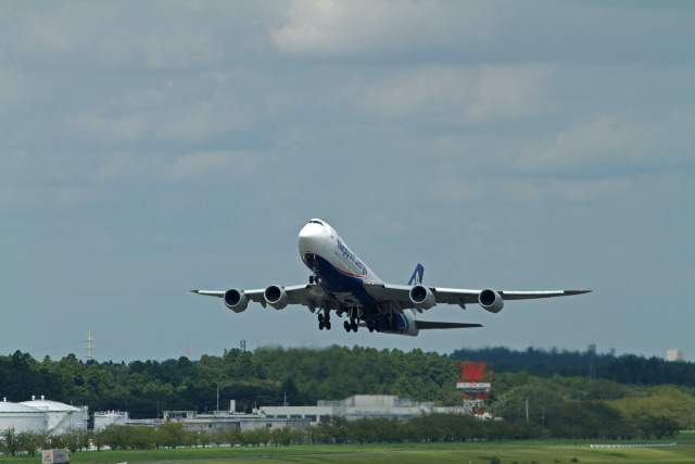 B747-8 JA13KZ