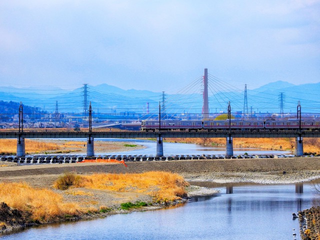 多摩川と京王電車