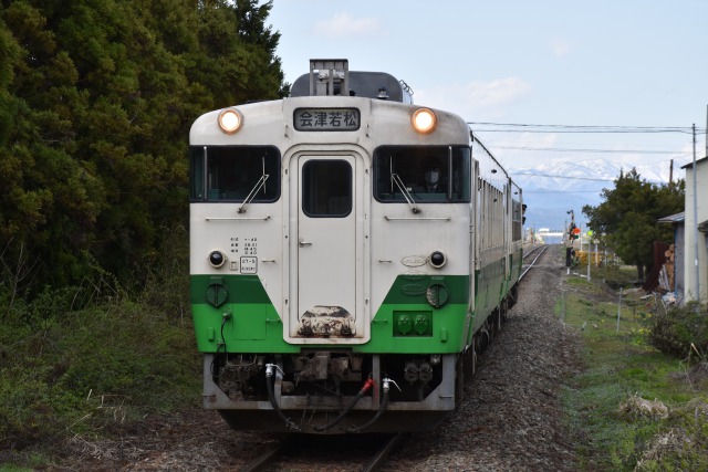 新鶴駅 普通列車