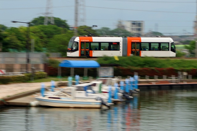 運河を渡るポートラム