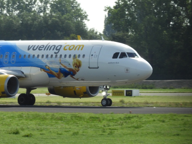 vueling a320 EC-MLE