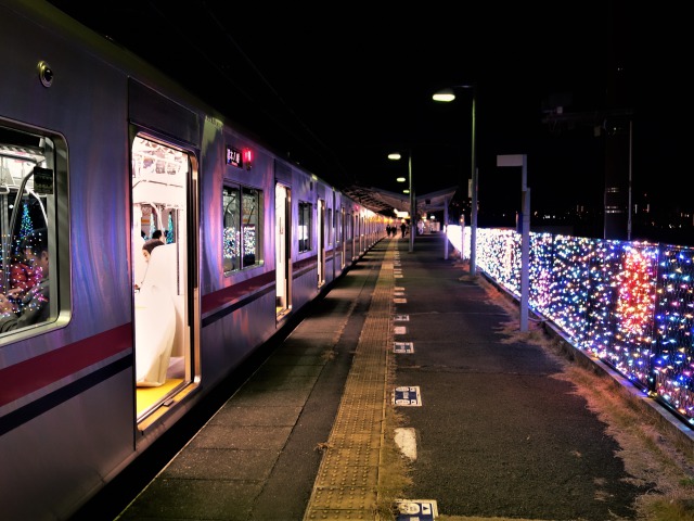 京王電車とイルミネーション