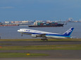 B777 JA715A