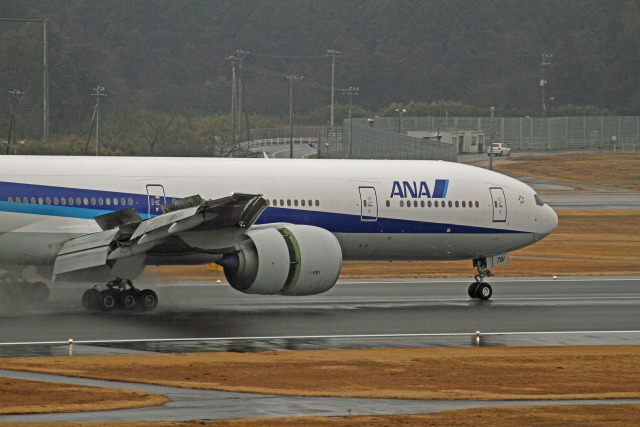 B777 JA781A