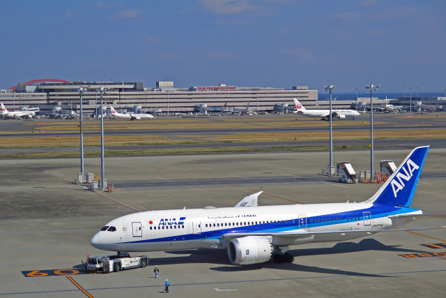 B787 JA874A