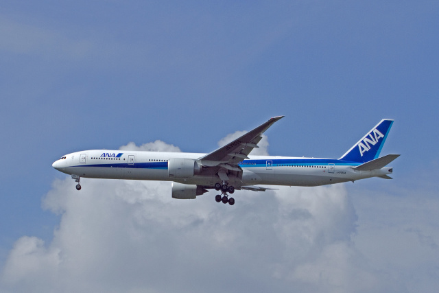 B777 JA783A